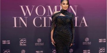 تكريم ممثلة سعودية في مهرجان كان السينمائي الدولي