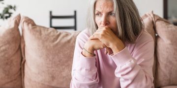 تلوث الهواء يهدد عظام النساء بعد انقطاع الطمث