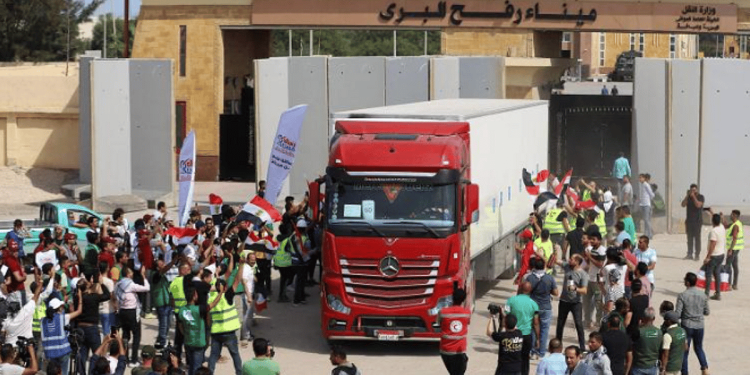 رئيس الوزراء الفلسطيني يطالب بتشكيل تحالف دولي لإدخال المساعدات إلى غزة