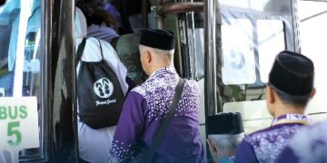 غرامة تصل إلى 100,000 ريال.. «هيئة النقل» تشدد على الناقلين بمنع نقل الركاب المتوجهين لمكة المكرمة إلا المرخصين والحاصلين على تصريح حج