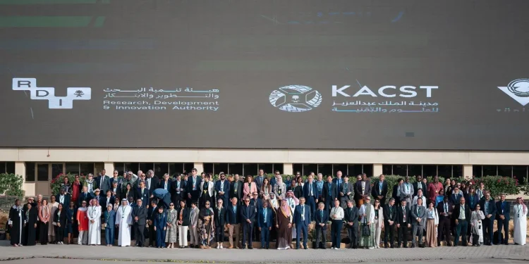 مجلس البحوث العالمي يضع خارطة طريق للذكاء الاصطناعي في البحث العلمي والتعاون الدولي