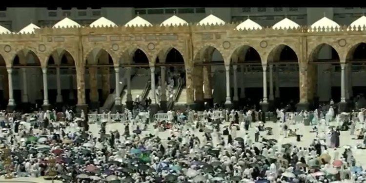 مسؤول بـ«الحج والعمرة»: مركز الرصد والتحكم يوظف التقنيات الحديثة لمتابعة رحلة الحجاج
