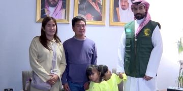 والدة التوأم الملتصق الفلبيني: ممتنون للمملكة على ما قدمته لنا (فيديو)