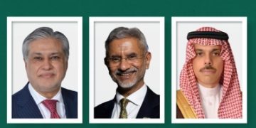 وزير الخارجية يبحث مع الهند وباكستان وقف التصعيد