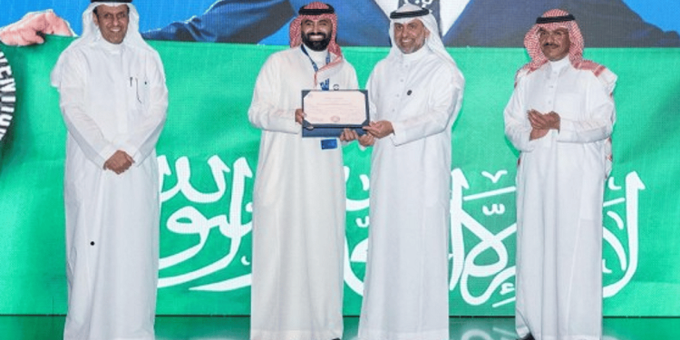 وزير الصحة يكرّم تجمع الرياض الصحي الأول نظير إنجازاته في الابتكار والجاهزية