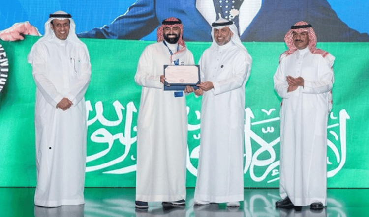 وزير الصحة يكرّم تجمع الرياض الصحي الأول نظير إنجازاته في الابتكار والجاهزية