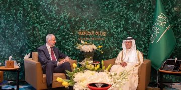 وزير الطاقة يبحث فرص التعاون المناخي مع رئيس «COP30» في الرياض