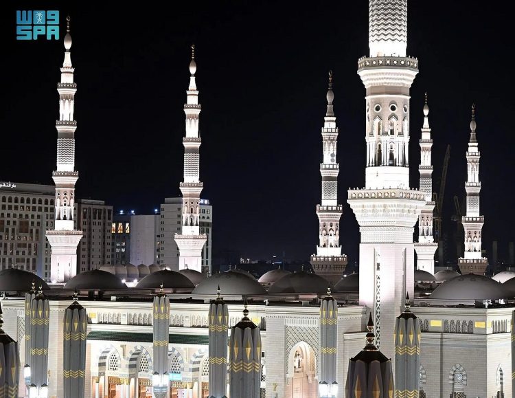 10 مآذن تُزيِّن المسجد النبوي الشريف بصدًى يوميٍّ للنداء الخالد