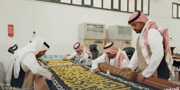 7 مراحل لصناعة كسوة الكعبة المشرفة بأيادٍ سعودية محترفة