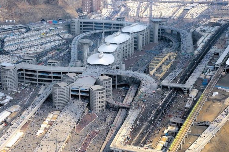 "القرّ" أول أيام التشريق.. وسُكنى الحجيج في منى