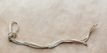 أبلغت الشرطة بنفسها.. أم تقتل أطفالها الثلاثة في حي راقٍ بالقاهرة