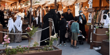 أسواق جدة التاريخية تشهد توافد الحجاج المغادرين لاقتناء الهدايا والتذكارات