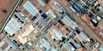 إيران تلوّح بالانسحاب من معاهدة منع الانتشار النووي وإغلاق مضيق هرمز
