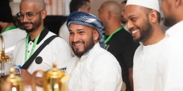ابتسامات تُضيء وجوه الحجاج .. ضيوف برنامج خادم الحرمين الشريفين: نعيش فرحة العمر وسط كرم الضيافة ورحابة الاستقبال