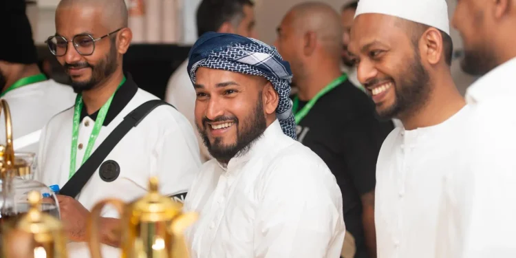 ابتسامات تُضيء وجوه الحجاج .. ضيوف برنامج خادم الحرمين الشريفين: نعيش فرحة العمر وسط كرم الضيافة ورحابة الاستقبال