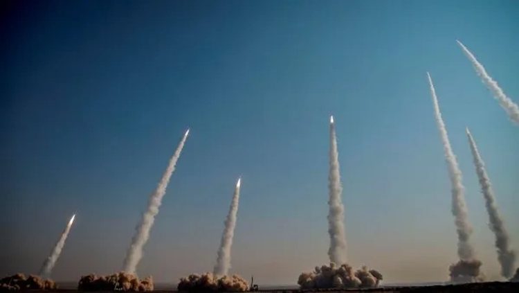 ادعاء صهيوني بإطلاق صواريخ إيرانية نحو إسرائيل.. والتلفزيون الإيراني ينفي