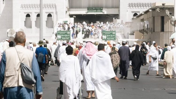 الترحيل والمنع من دخول المملكة.. الداخلية توضح عقوبة المقيمين المخالفين لأنظمة وتعليمات الحج