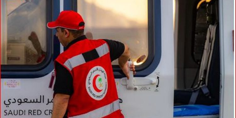 الهلال الأحمر يُنفذ عملية إخلاء طبي جوي لحالة طارئة في عرفات