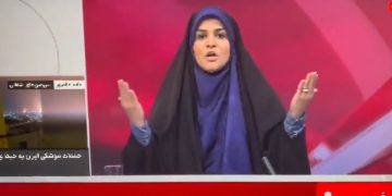 بالفيديو: إسرائيل تقصف التلفزيون الإيراني.. ومذيعة تهرب على الهواء بعد الاستهداف