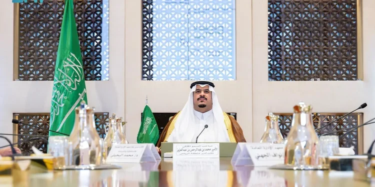 بتوجيه من أمير منطقة الرياض.. نائب أمير المنطقة يطلع على الخطة التنفيذية والزمنية لمشروع تطوير إجراءات العمل بإمارة المنطقة