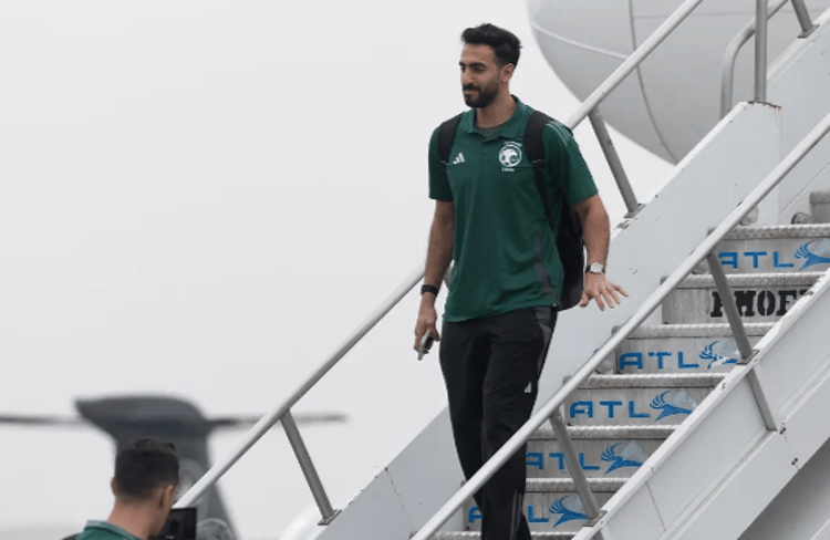 بعثة الأخضر تصل إلى أمريكا للمشاركة في بطولة الكأس الذهبية