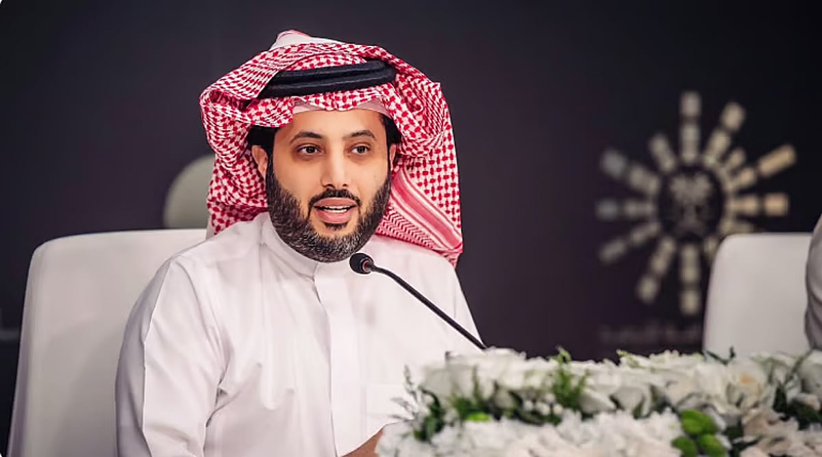 رئيس هيئة الترفيه يعلن إقامة نزال عالمي بين كانيلو وكروفورد في لاس فيغاس