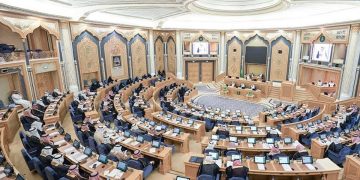 «رفع نسبة مستخدمي مشاريع النقل العام».. 11 قرارا جديدا لمجلس الشورى