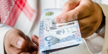 سعر الريال مقابل الجنيه المصري والعملات العربية اليوم الإثنين 27-12-1446