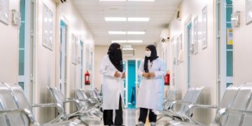 سواعد الرحمة.. بين الأمان والعطاء
