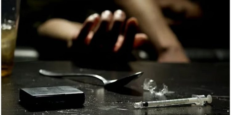 مختص: الإدمان ليس اضطرابا نفسيا ويحتاج إلى علاج طويل المدى