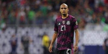 مدافع باتشوكا لـ«عاجل»: فرصنا معدومة لكن سنقاتل أمام الهلال بشرف