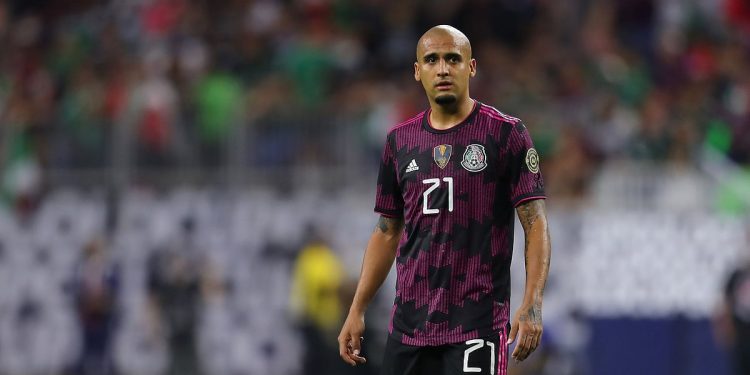 مدافع باتشوكا لـ«عاجل»: فرصنا معدومة لكن سنقاتل أمام الهلال بشرف