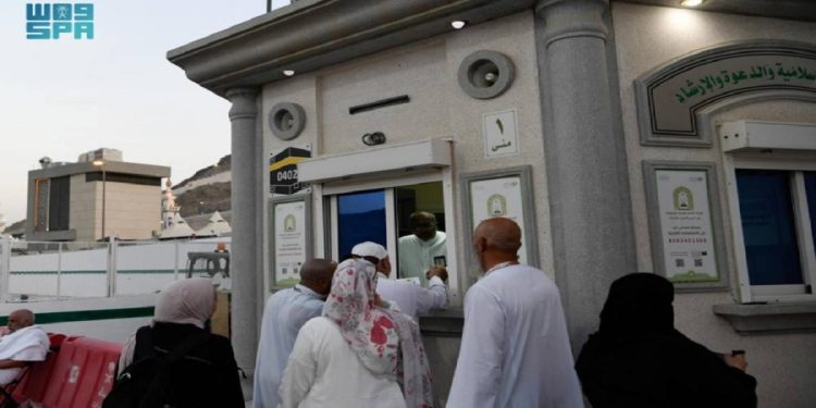 “نسك عناية” تواصل تقديم خدماتها الميدانية في مشعر منى والمشاعر المقدسة بـ 239 مركزًا ونقطة متنقلة