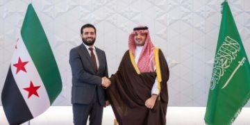 وزير الداخلية يبحث نقل الخبرات السعودية لسوريا