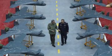 وزير الدفاع الإيراني: سنضرب القواعد الأميركية إذا اندلع صراع