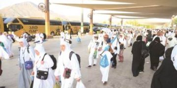 وصول طلائع الحجاج الإيرانيين إلى مطار عرعر تمهيدًا لمغادرتهم عبر منفذ جديدة عرعر