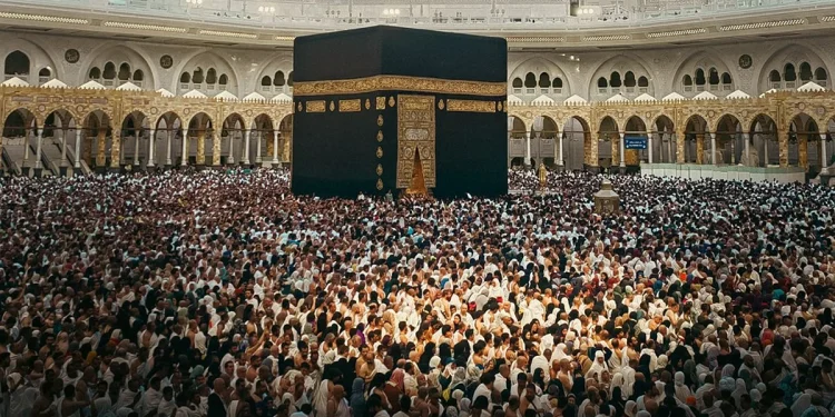 "ابن مكة" محمد الدهاسي.. 10 سنوات من توثيق روحانية الحرم المكي بعدسة فنية