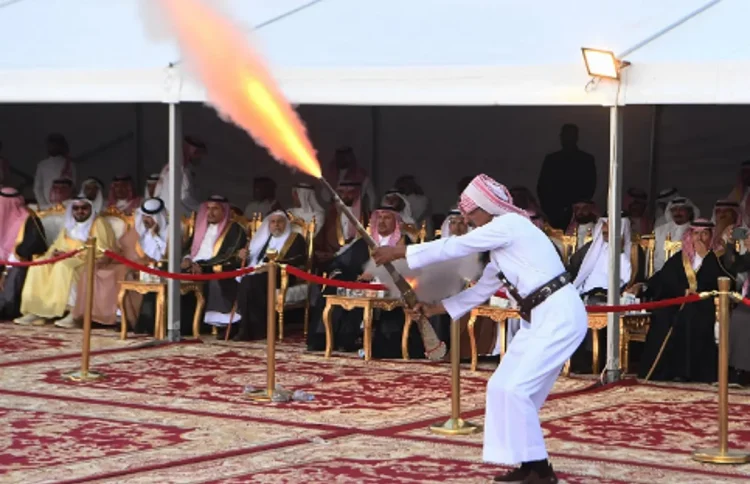 "المقمع".. تراث حربي يُزيَّن بالنحاس ويُشعل أيام الفرح