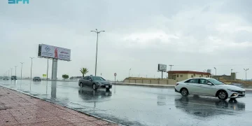 أجواء عسير تتزيّن بهطول الأمطار