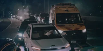 «افسح الطريق فوراً لمركبات الطوارئ».. 6 إرشادات لإنقاذ الأرواح على الطرقات