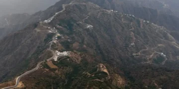 الجبل الأسود في جازان.. حين تعانق الجبال السماء وتهمس الطبيعة بالجمال