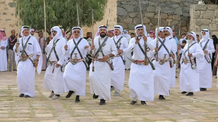 السيّاح والمصطافون يتوافدون على فعاليات الفنون الشعبية بـ"صيف النماص"