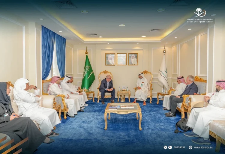 الشمراني يبحث مخرجات مشاريع مبادرة المسح الجيولوجي العام مع نائب رئيس "معادن"