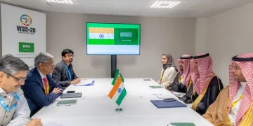 العوهلي يبحث فرص توسيع الشراكة الثنائية مع رئيس هيئة تنظيم الاتصالات بالهند