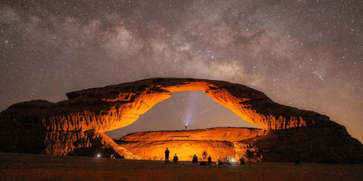 العُلا في الصيف.. وجهة مفضّلة للمصورين ومحبي الفلك من أنحاء العالم