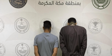 القبض على مقيمين بجدة لترويجهما مادة الحشيش وأقراصًا خاضعة لتنظيم التداول الطبي
