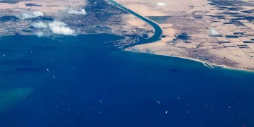 انقلاب حفّار بترولي في خليج السويس يُسفر عن 4 قتلى وعشرات المفقودين