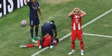 جمال موسيالا يتعرض لإصابة كارثية خلال مباراة بايرن ميونيخ وباريس سان جيرمان