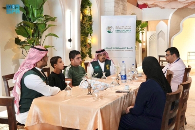 'سلمان للإغاثة' يعالج طفلين من غزة مصابين بورم