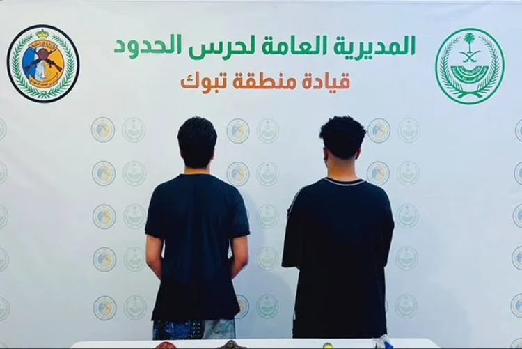ضبط مواطنين مخالفين للائحة الأمن والسلامة لمزاولي الأنشطة البحرية بتبوك